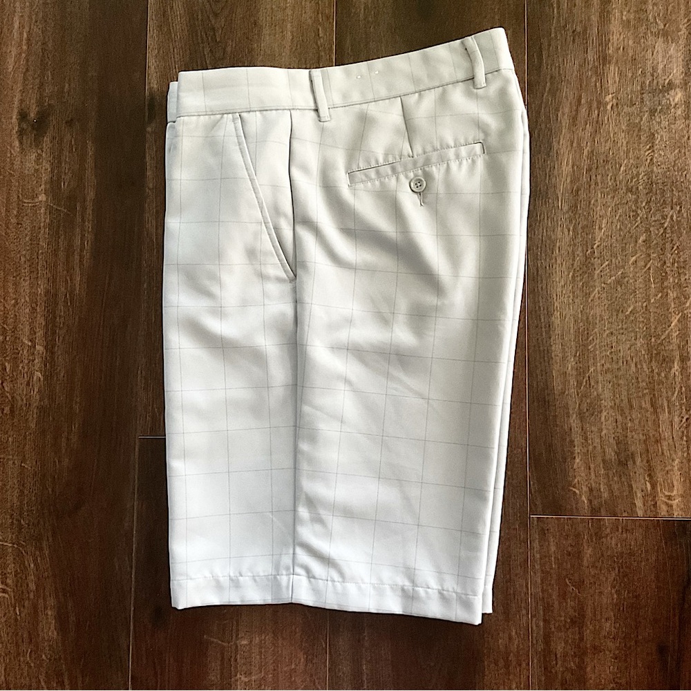 Greg Norman Tasso Elba Golf Shorts Gray 32